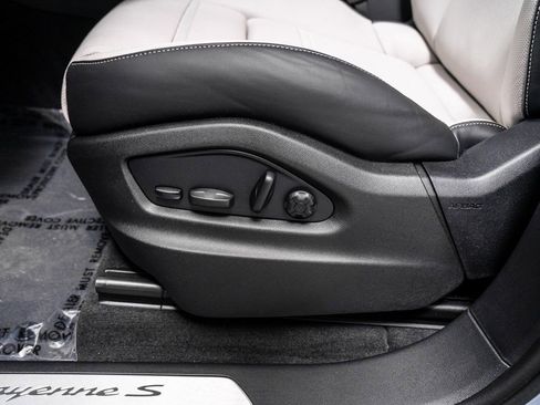 New 2026 Porsche Cayenne S image 28