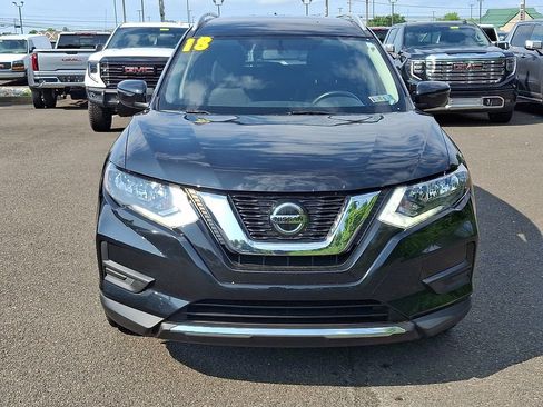Used 2018 Nissan Rogue SV AWD/4WD image 2
