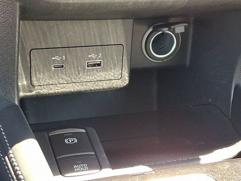 Certified 2023 Nissan Kicks SR w/ SR Premium Package FWD image 23