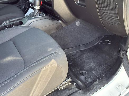 Used 2021 Jeep Gladiator Sport AWD/4WD image 52