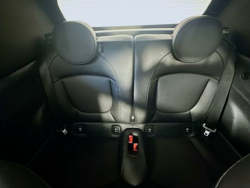 Used 2018 MINI Cooper S image 11