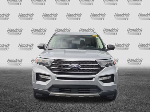 Used 2022 Ford Explorer XLT w/ Equipment Group 202A AWD/4WD image 3