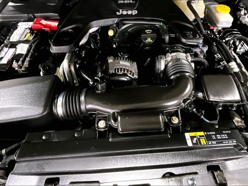 Used 2018 Jeep Wrangler Unlimited Sport S image 31