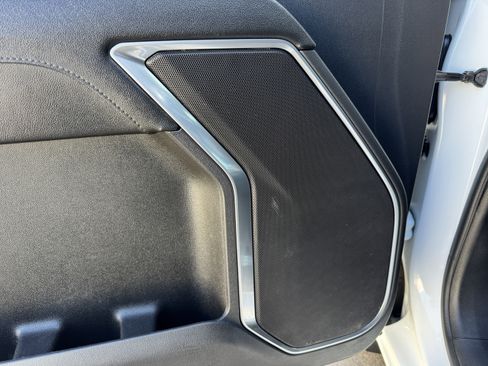 Used 2024 Chevrolet Silverado 2500 LT image 11