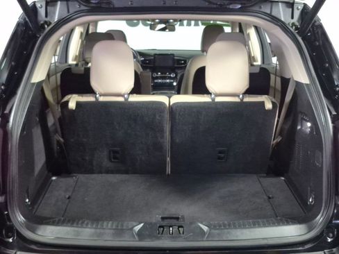 Used 2021 Ford Explorer Limited w/ Equipment Group 301A AWD/4WD image 26