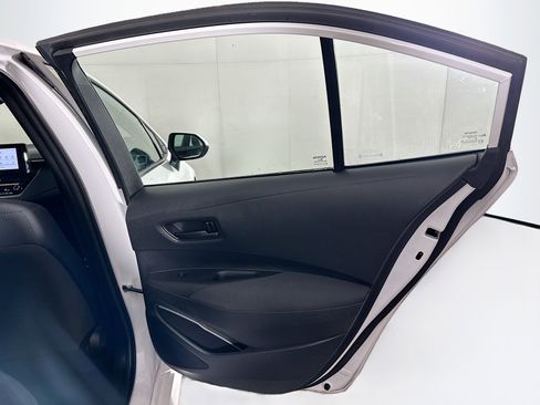 Used 2024 Toyota Corolla LE image 27