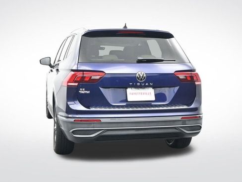 Used 2022 Volkswagen Tiguan SE image 9