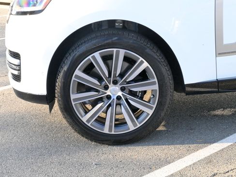 Used 2025 Land Rover Range Rover Long Wheelbase Autobiography image 9