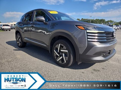 Used 2025 Nissan Kicks SV w/ Illumination Package FWD image 4