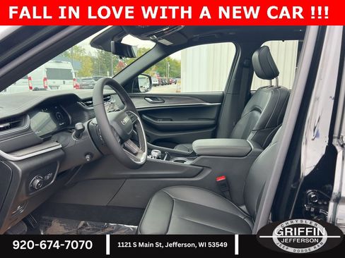 New 2025 Jeep Grand Cherokee Limited w/ Luxury Tech Group II image 21