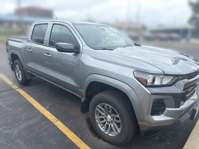Used 2025 Chevrolet Colorado LT w/ Advanced Trailering Package AWD/4WD image 38
