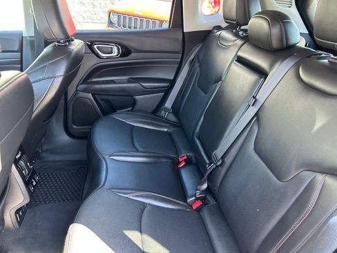 Used 2022 Jeep Compass Trailhawk w/ Trailhawk Elite Group AWD/4WD image 23