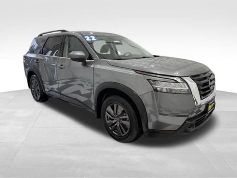 Used 2022 Nissan Pathfinder SV image 6