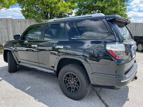 Used 2022 Toyota 4Runner Limited AWD/4WD image 4