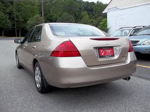 Used 2006 Honda Accord LX image 2