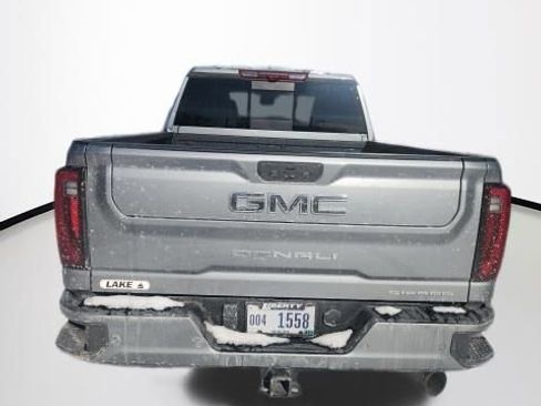Used 2025 GMC Sierra 2500 Denali Ultimate image 8