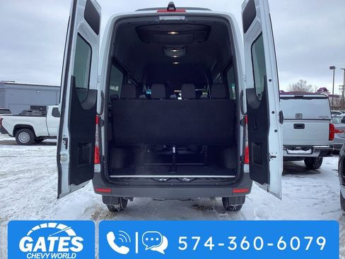Used 2024 Mercedes-Benz Sprinter 2500 image 8