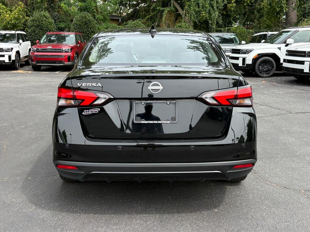Used 2025 Nissan Versa SV FWD image 5