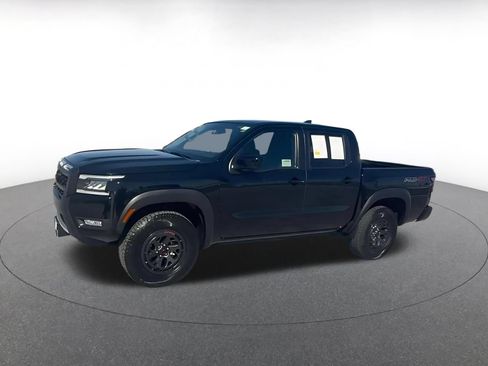 Used 2026 Nissan Frontier PRO-4X AWD/4WD image 3