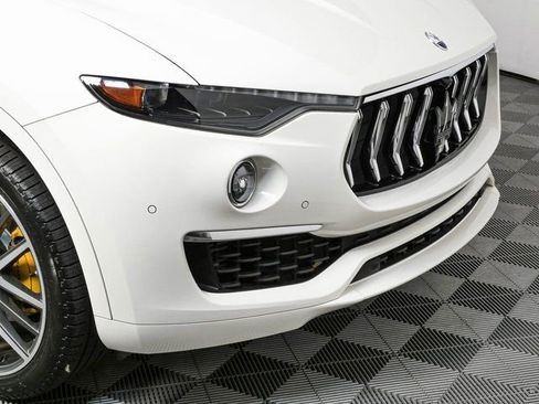 Used 2022 Maserati Levante GT AWD/4WD image 39