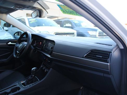 Used 2019 Volkswagen Jetta SEL Premium FWD image 22