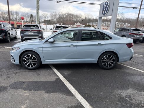 New 2026 Volkswagen Jetta SE image 4