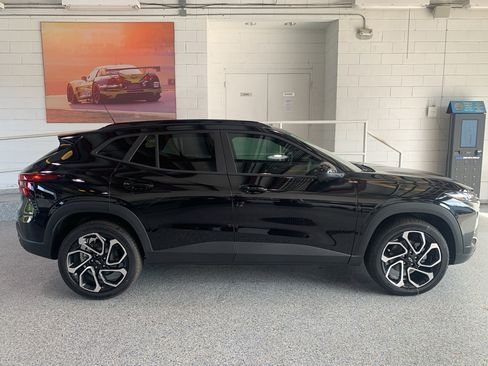 New 2026 Chevrolet Trax RS w/ Sunroof Package FWD image 12
