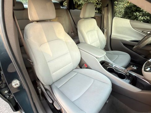 Used 2020 Chevrolet Malibu LT image 19