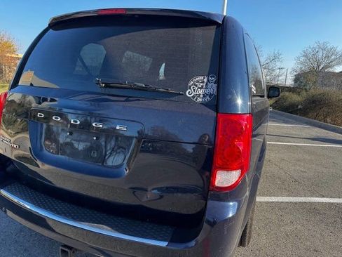 Used 2016 Dodge Grand Caravan American Value Package w/ UConnect Hands-Free Group image 10