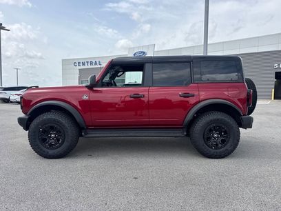 New 2026 Ford Bronco Outer Banks w/ Sasquatch Package