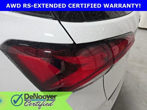 Used 2023 Chevrolet Equinox RS image 33