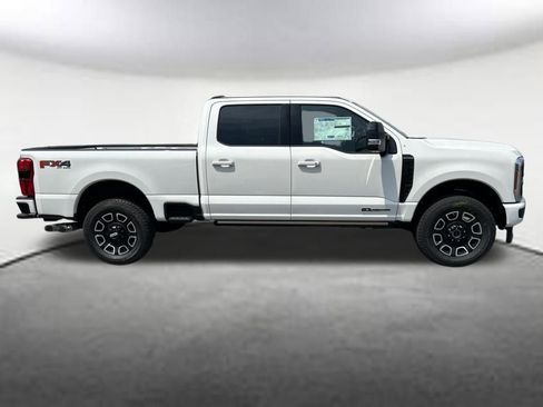 New 2025 Ford F250 Platinum w/ FX4 Off-Road Package image 6