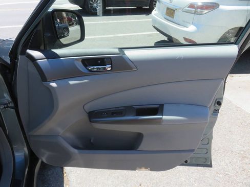 Used 2012 Subaru Forester 2.5X Limited AWD/4WD image 29