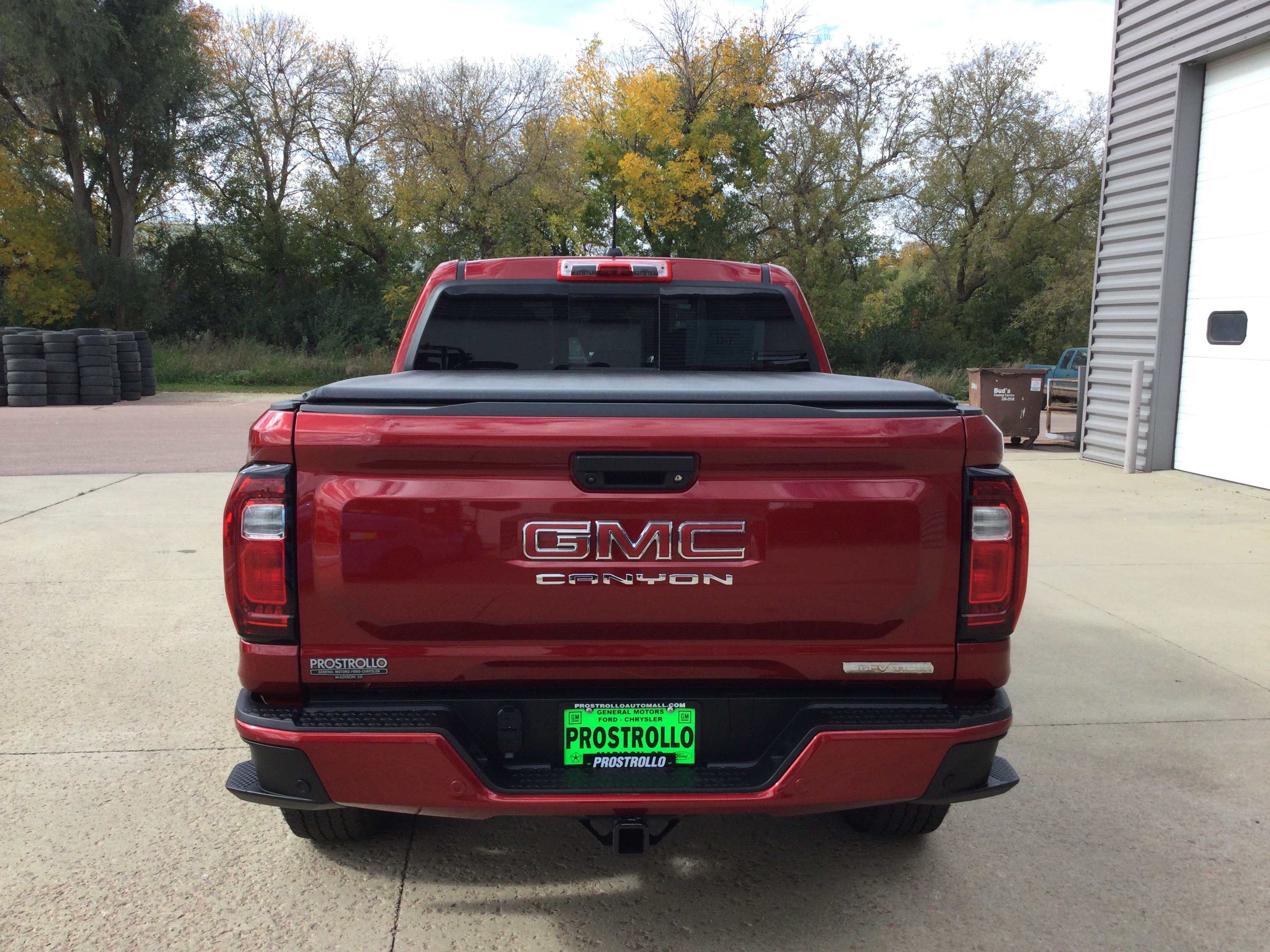 Used 2023 GMC Canyon Elevation w/ Elevation Premium Package AWD/4WD image 6