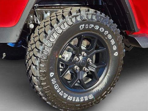 New 2025 Jeep Gladiator Sport image 10