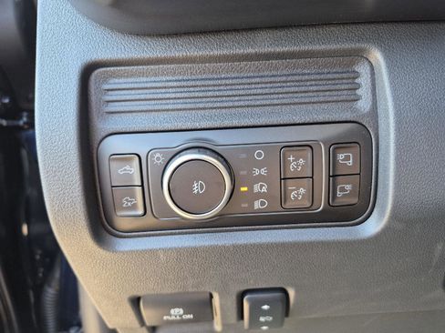 New 2025 Ford F250 Lariat w/ Black Appearance Package image 29