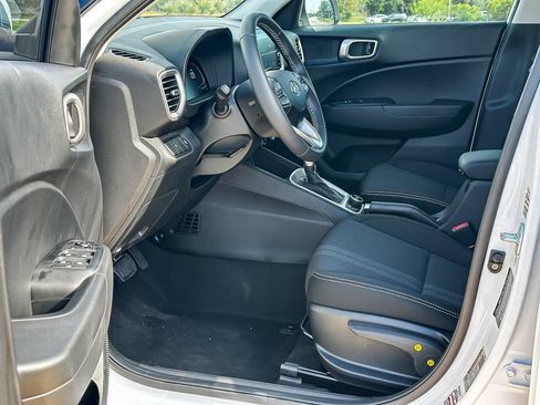 Used 2026 Hyundai Venue SEL FWD image 13