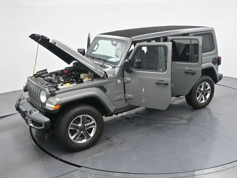Used 2022 Jeep Wrangler Unlimited Sahara w/ LED Lighting Group AWD/4WD image 39