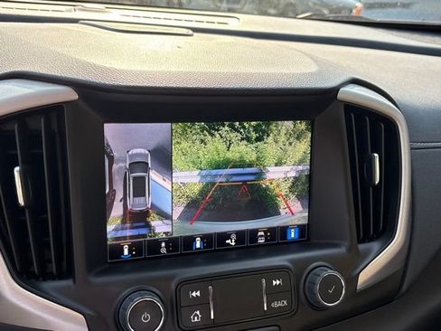 Used 2023 GMC Terrain Denali w/ Denali Premium Package AWD/4WD image 16
