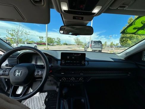 Used 2023 Honda Accord EX image 10