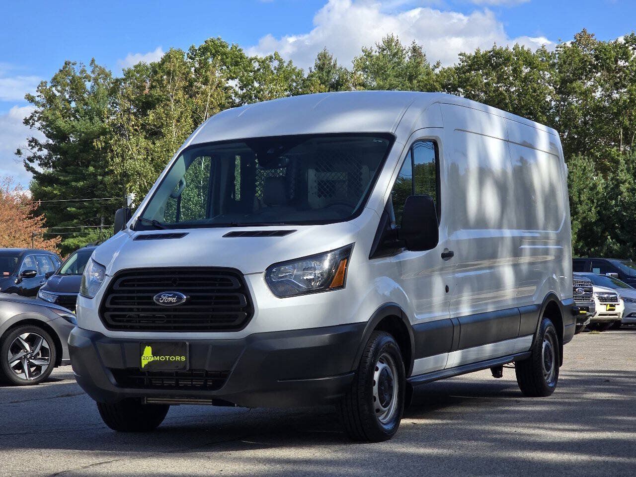 Used 2018 Ford Transit 250 148 Medium Roof RWD image 4