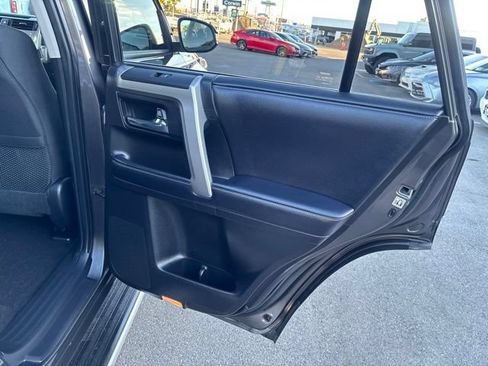 Used 2019 Toyota 4Runner SR5 AWD/4WD image 34