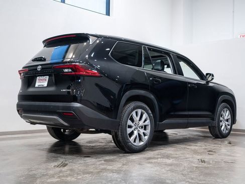 Certified 2025 Toyota Grand Highlander AWD image 9