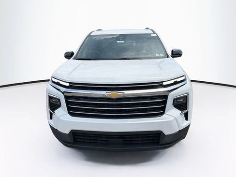 New 2026 Chevrolet Traverse LT w/ Driver Confidence Package AWD/4WD image 4