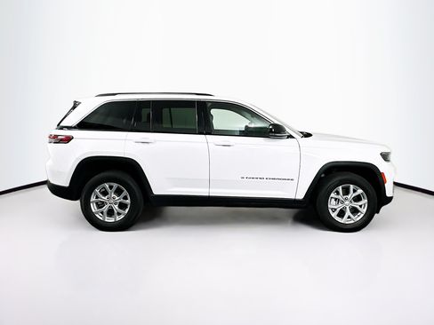 Used 2023 Jeep Grand Cherokee Limited AWD/4WD image 10