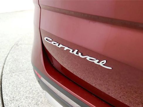 Used 2022 Kia Carnival SX Prestige FWD image 47