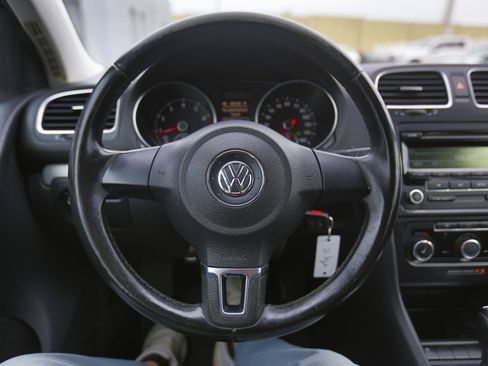 Used 2013 Volkswagen Golf 4-Door image 6