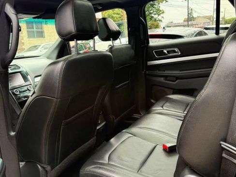 Used 2016 Ford Explorer XLT w/ Equipment Group 202A AWD/4WD image 8