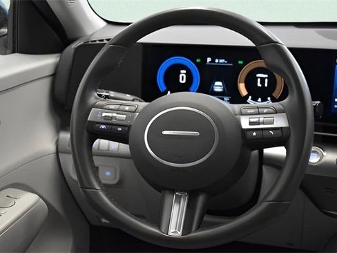 Used 2025 Hyundai Kona SEL image 25