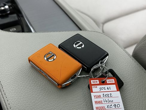 Used 2022 Volvo XC90 T5 Momentum image 33